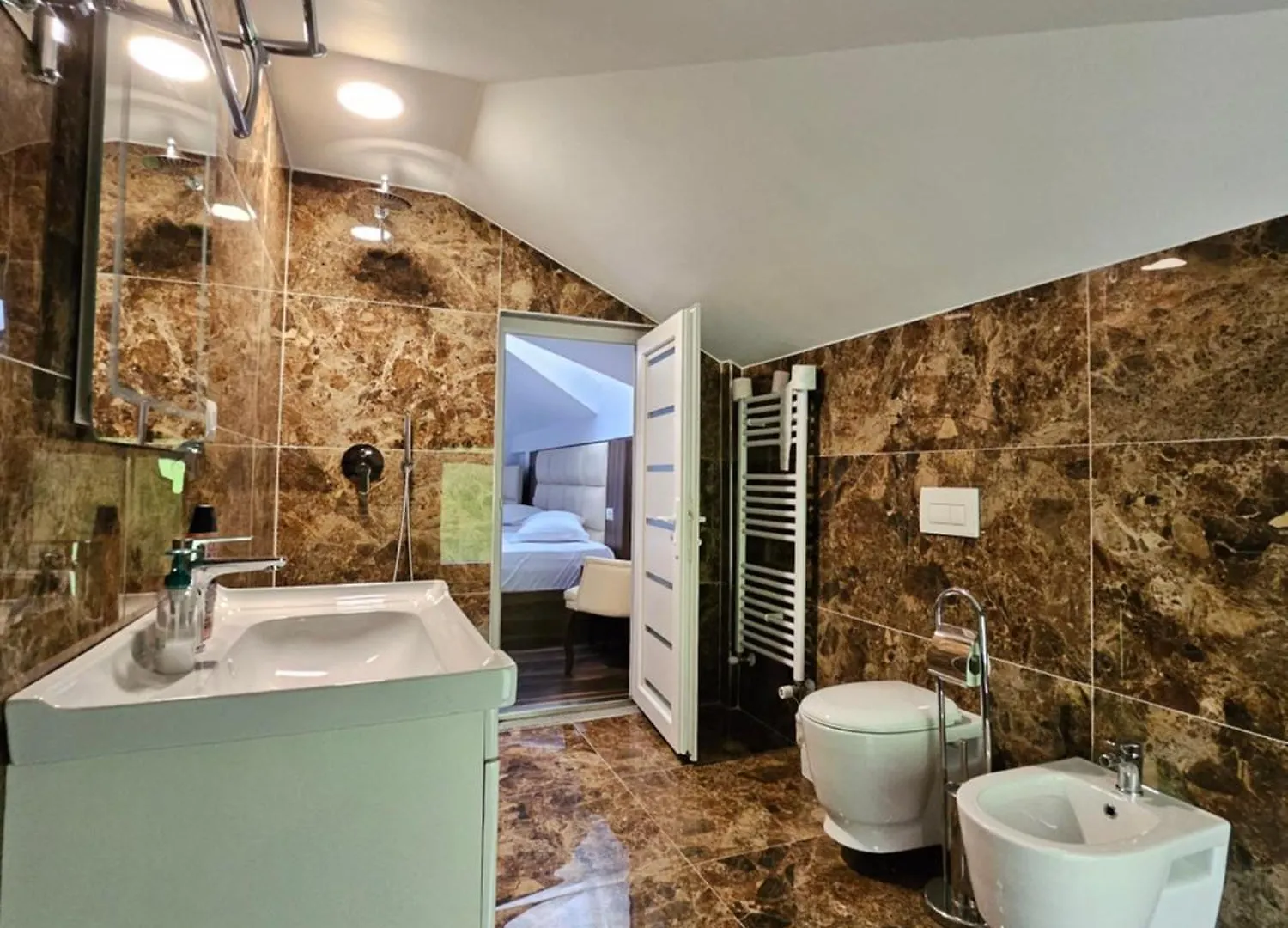 ****  4 Stinet Otel Valbone Arnavutluk